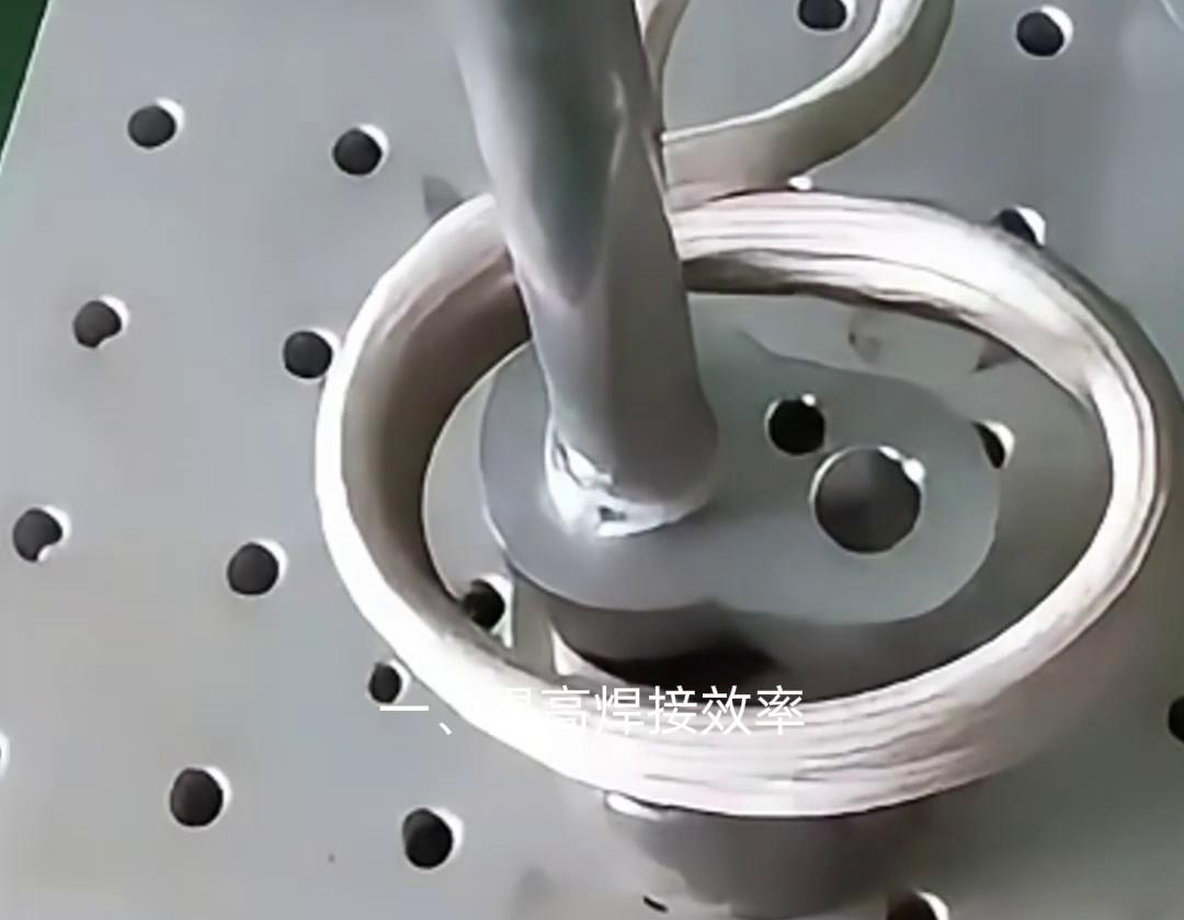鋁件焊接設(shè)備中，手持式高頻焊機(jī)是一種適用于鋁管焊接的高效、便捷的焊接工具