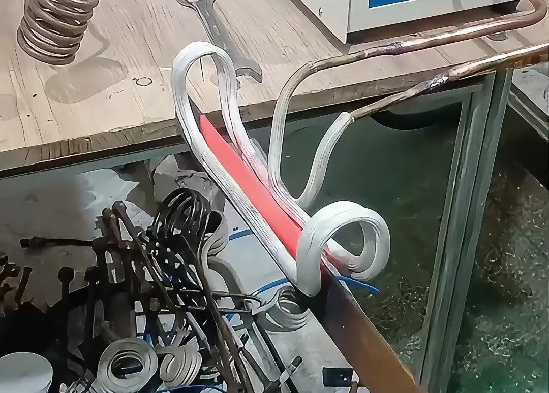 為啥高頻加熱機(jī)特適合鋼片局部退火？這幾個(gè)優(yōu)勢(shì)太適配了！