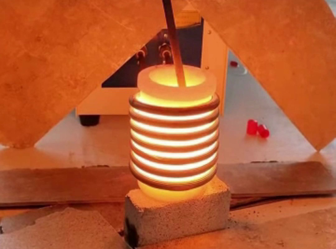 江西客戶銅粉熔煉實(shí)測！海拓小型高頻熔煉爐高效熔解，為精密銅件生產(chǎn)提供數(shù)據(jù)支撐