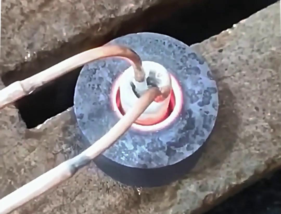 內(nèi)孔加熱使用高頻加熱機有什么優(yōu)勢？