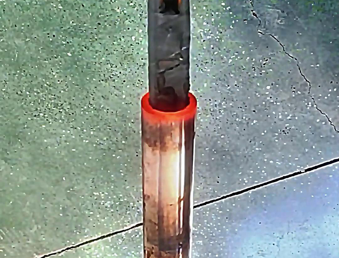 用高頻加熱機加熱內(nèi)孔，加熱時間可精確控制，溫度可實時監(jiān)控