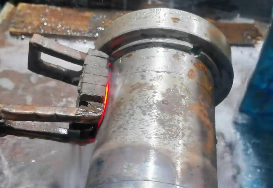 金屬在高溫下瞬間冷卻會發(fā)生什么？電機(jī)軸工業(yè)高頻淬火實拍