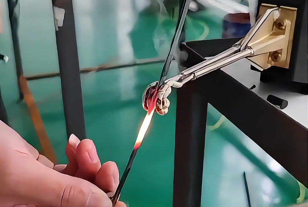 小功率大能量！6KW超高頻加熱機(jī)實(shí)測，焊接退火兩相宜！